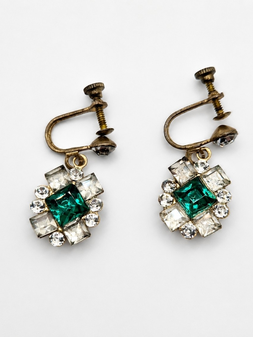 ✨ Vintage Emerald Rhinestone Screwback Earrings ✨